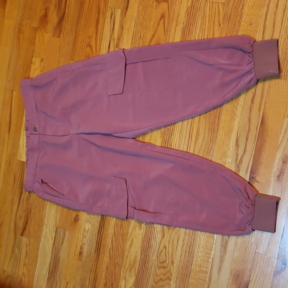 Zara mauve , SZ- medium, buggy cargo pants - Picture 2 of 6